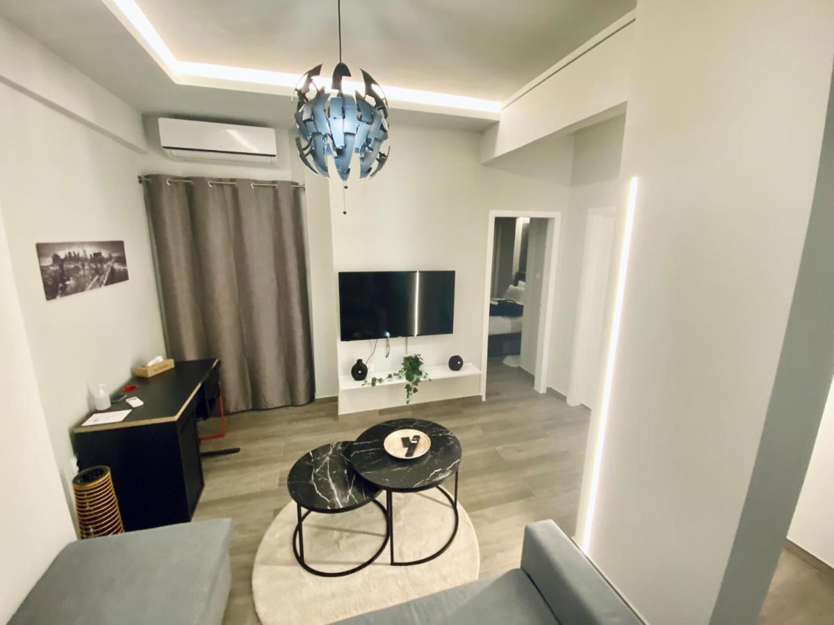 Central Grey Quiet Apartment Szaloniki Kültér fotó