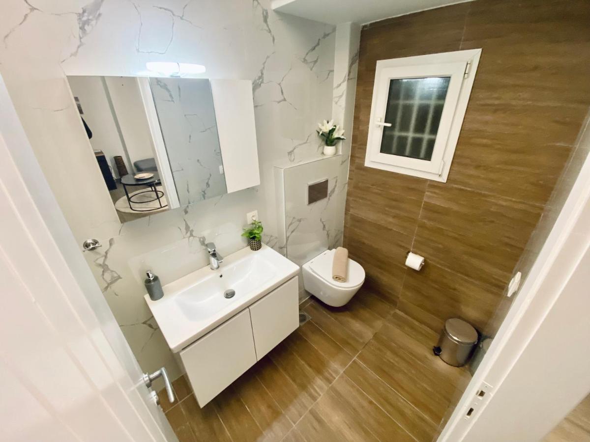Central Grey Quiet Apartment Szaloniki Kültér fotó